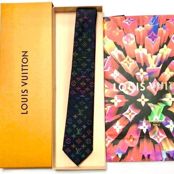 🎁HOLIDAY 25’🎁🆕💯 LOUIS VUITTON  MONOGRAM FUSHIA BLACK MULTI-CLR MOTIF W/TAGS🔥HOT🔥 - Picture 15 of 16